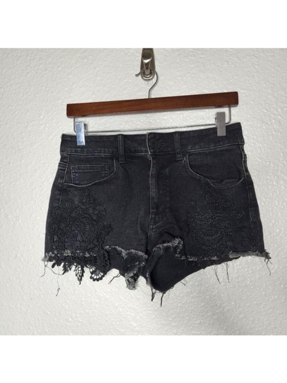 American Eagle  Super Super Stretch X Crochet High Rise Shorties Denim Size 6